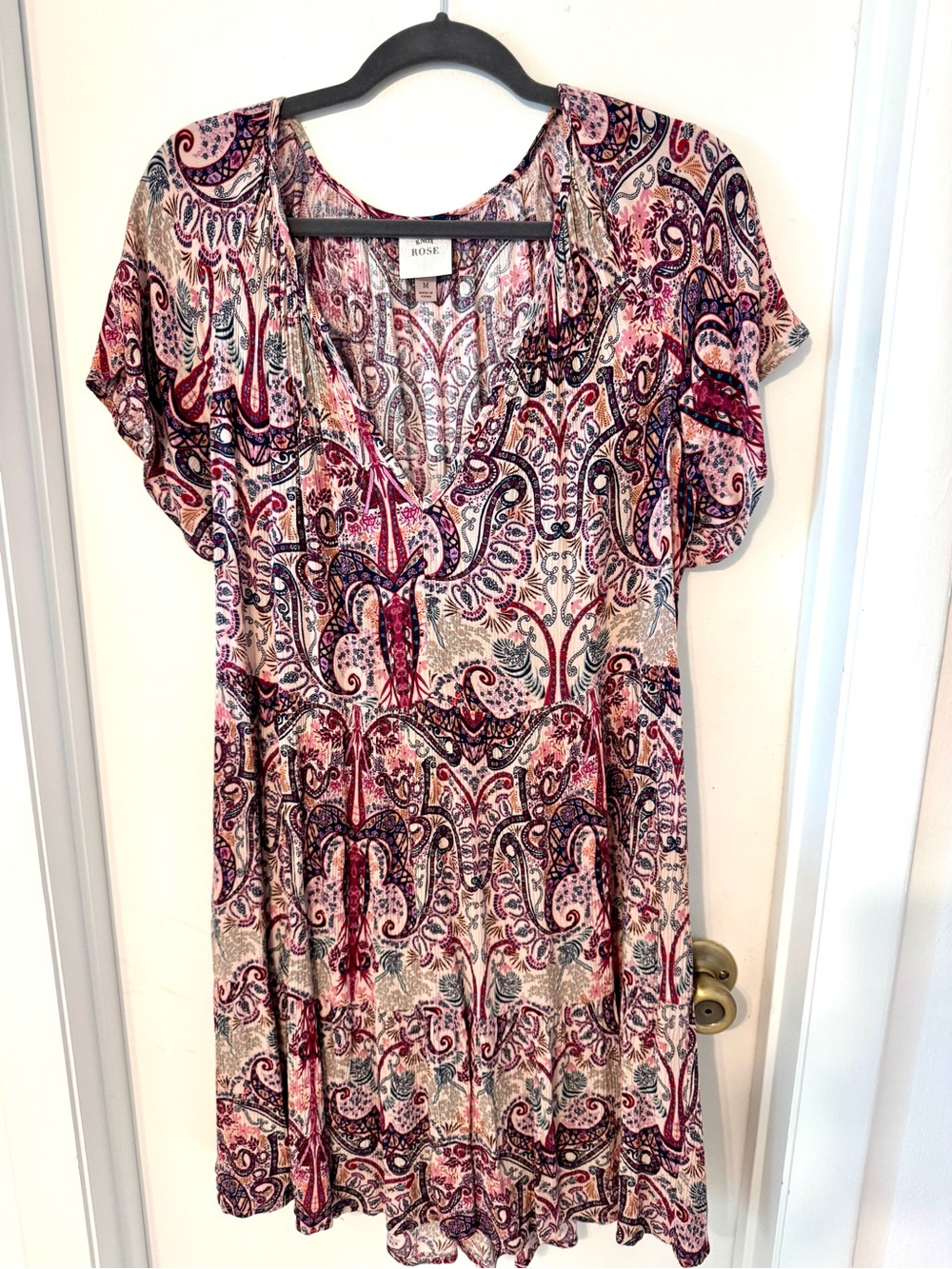 Knox Rose Pink Paisley V‑Neck Short Sleeve dress Size M